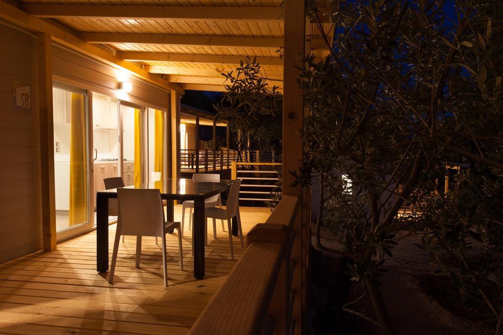 Mobile Homes And Apartments St,Denis Punat Exterior photo