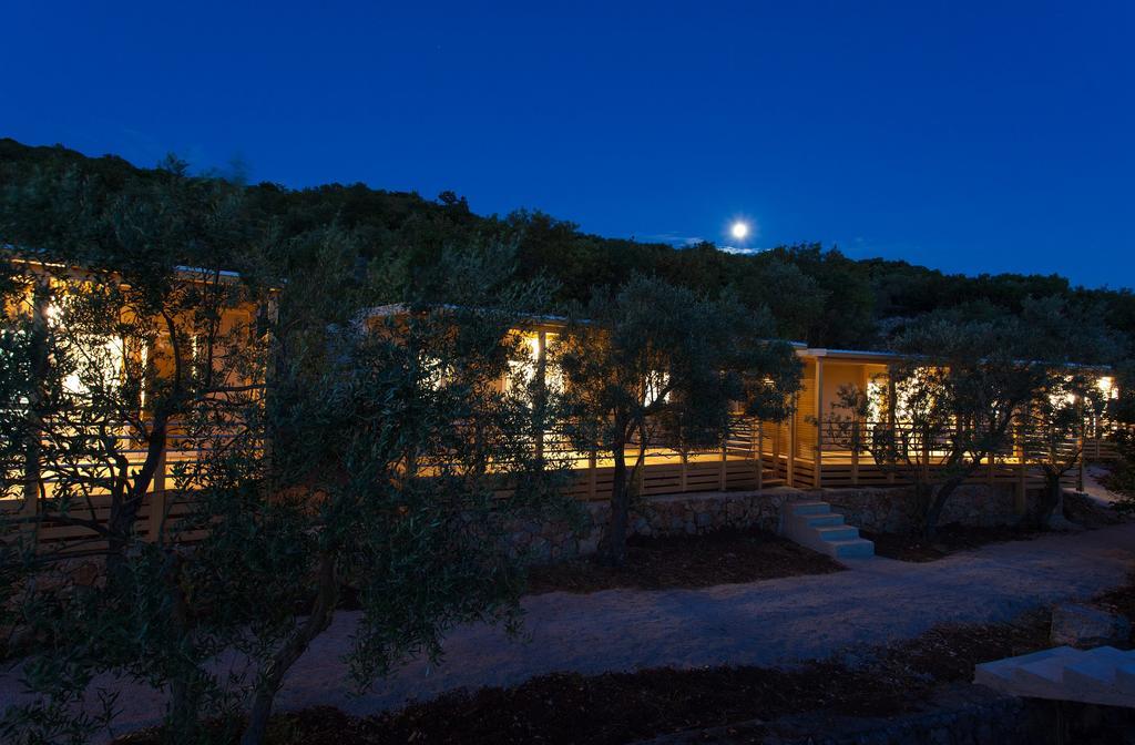 Mobile Homes And Apartments St,Denis Punat Exterior photo
