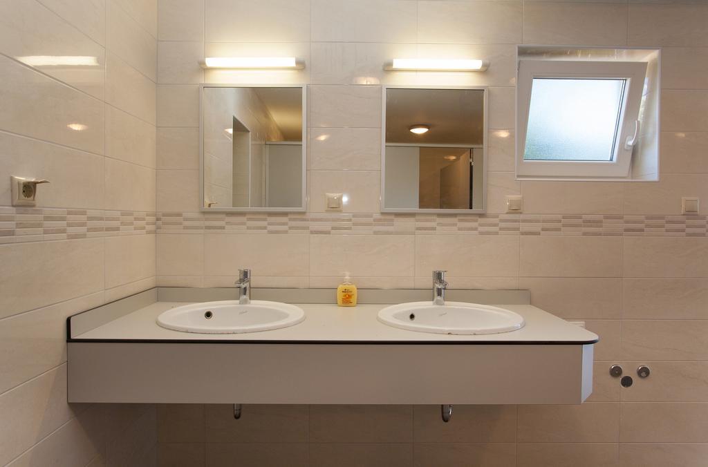 Mobile Homes And Apartments St,Denis Punat Exterior photo