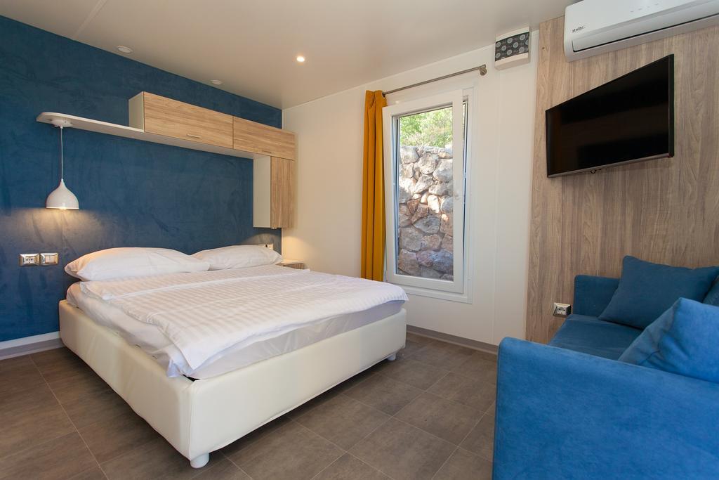 Mobile Homes And Apartments St,Denis Punat Exterior photo
